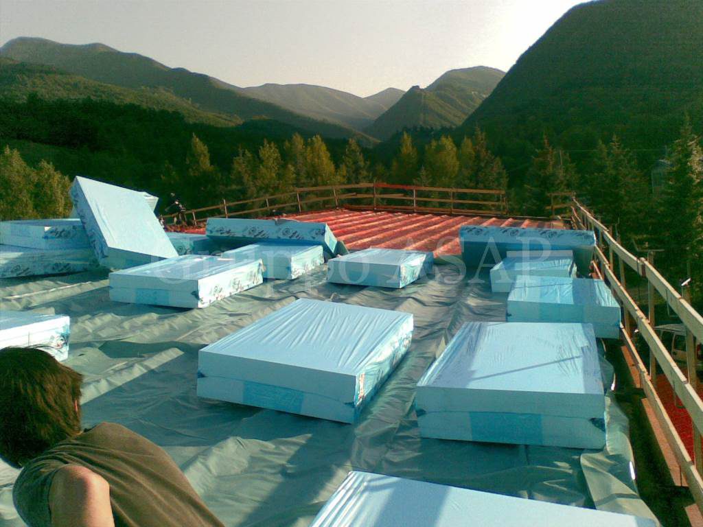 isolanti per coperture industriali