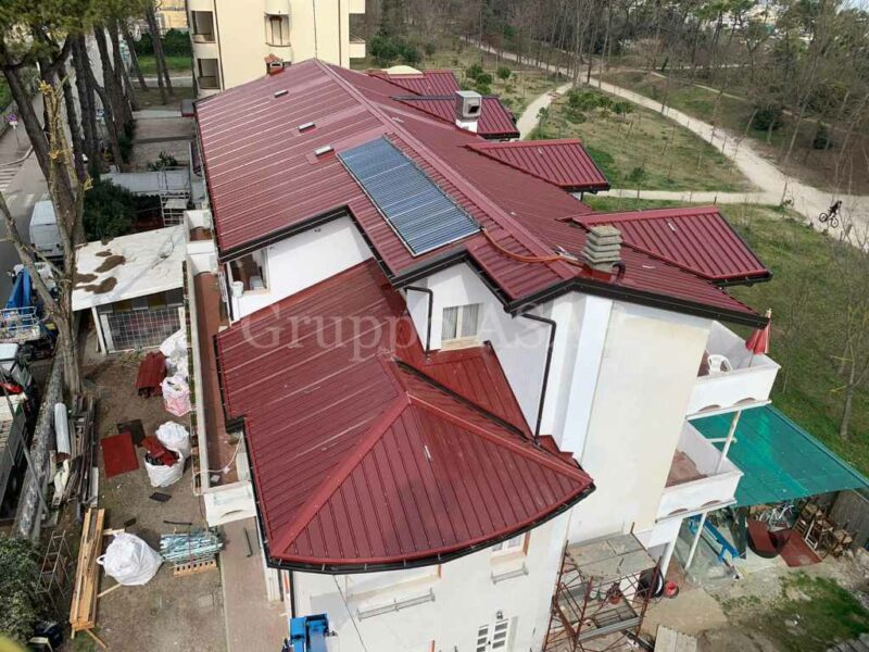 Foto dall'alto rifacimento tetto